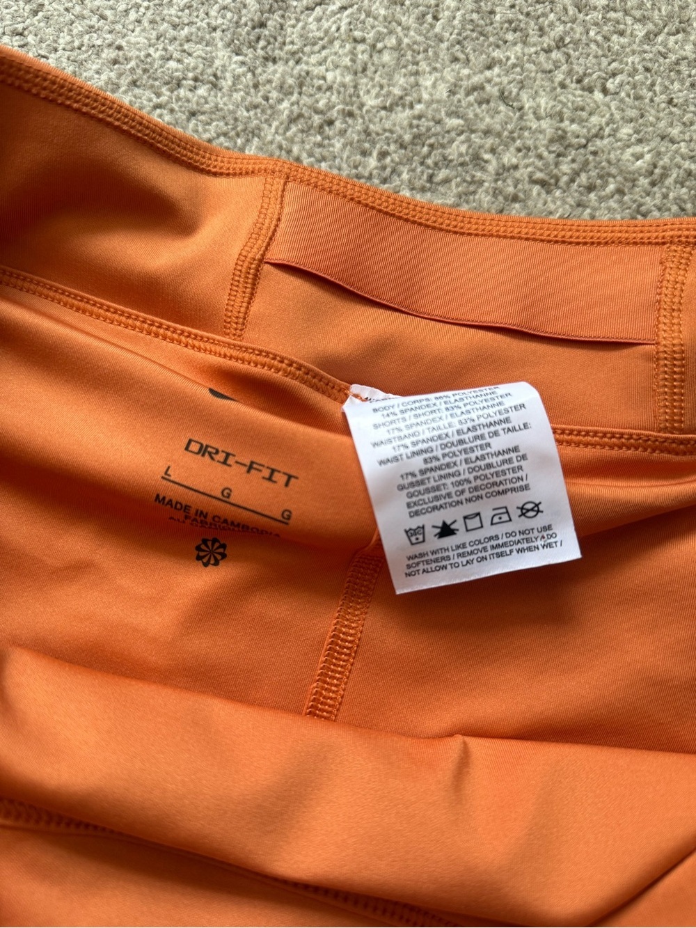 Women’s Nike Skirt | Size large | like new - Picture 2 of 7
